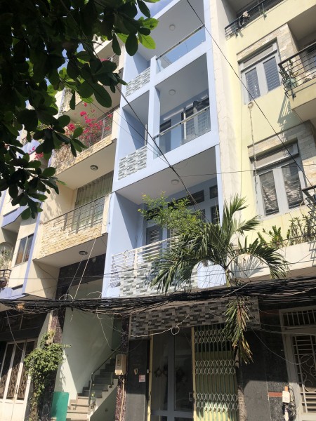 Nhà HXH đường Lê Quang Định: Hầm, Lửng 3 Lầu-Sân Thượng
