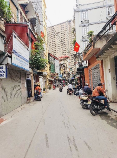 Nhà đẹp phố Vương Thừa Vũ ngã tư Sở, dt 52m2, 6 tầng, kinh doanh sầm uất, giá nhỉnh 6 tỷ, có thương lượng