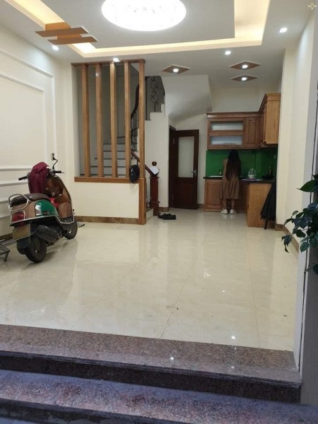 Bán nhà Võ Chí Công, 35m2 x5T, MT 5m siêu thoáng, cách ngõ ô tô 5m