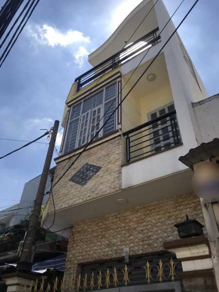 Bán gấp nhà góc 2 mặt hẻm Bà Hom, P.13, Quận 6. Tiện ở ngay