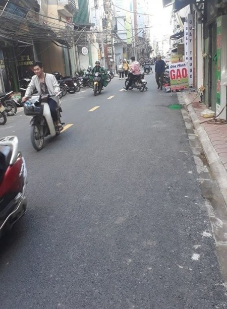 Nhình 2 tỷ có ngay mảnh đất trục chính Kinh Doanh tốt ở Cổ Bi, Gia Lâm. LH 0983253436