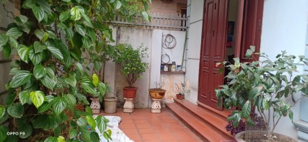 Bán nhà. Võ Chí Công, Tây Hồ, lô góc nở hậu, dt 169m2, mt 8m, nhà 3 tầng, giá 6.9 tỷ