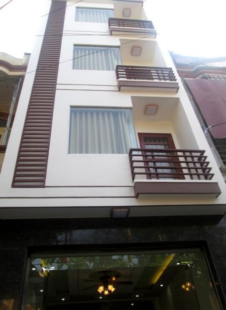 Bán gấp nhà đẹp, ngõ thông Dương Quảng Hàm, Cầu Giấy 33m2, 5 tầng, 3,6 tỷ.