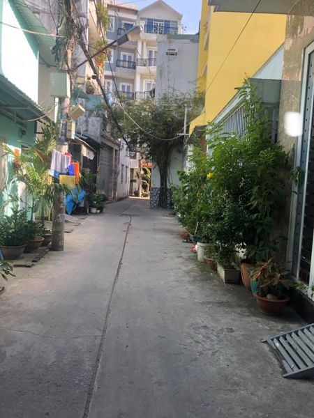 Bán căn nhà đẹp - Hẻm nhựa đẹp: Rộng 6m đường Yên Thế - Bạch Đằng, Phường 2, Quận Tân Bình.