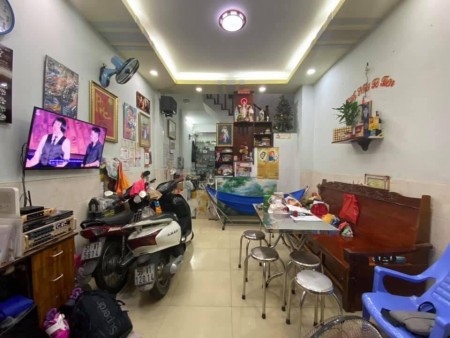 Bán gấp nhà 50m2 Nguyễn Tri Phương Phường 4 Quận 10 chỉ nhỉnh 5 tỷ. 0856010313.