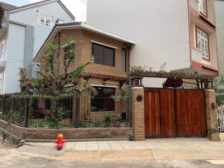 Bán Biệt Thự Sân Vườn Nguyễn Khuyến Phường 5 - Thành Phố Đà Lạt Ngàn Hoa