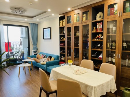 Bán căn hộ 2 phòng ngủ, 2 vệ sinh 82m2 Sunshine Riverside view Sông Hồng, giá 3,2 tỷ