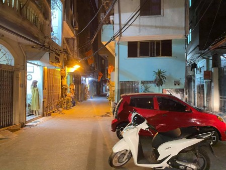 Bán gấp nhà Vũ Trọng Phụng, Thanh Xuân, 40m, 4 tầng, ngõ ô tô qua, thông, giá 4.25 tỷ.