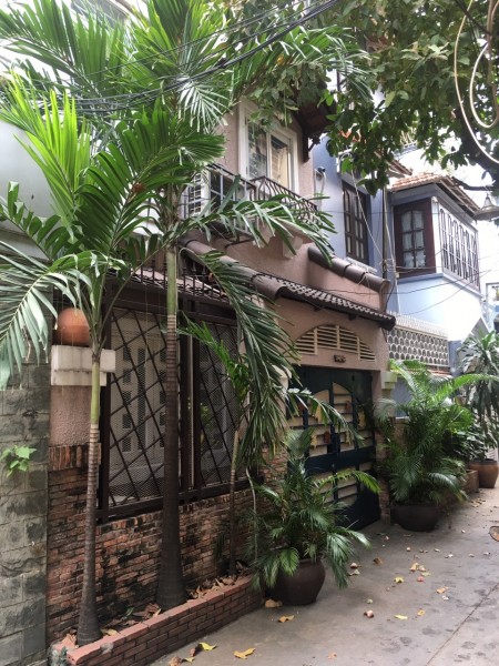 Hỏi em cho cả luôn cô chị- xe hơi vào tân cửa đón dâu Quận 11