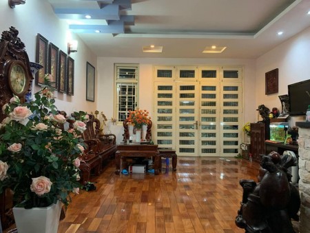 Chuyển công tác bán gấp nhà Hoàng Hoa Thám 43m2 5 tầng giá 3.6 tỷ