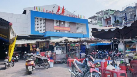 Bán gấp đất 181.1m2 thổ cư ngay chợ Bình Chánh đường Hoàng Phan Thái