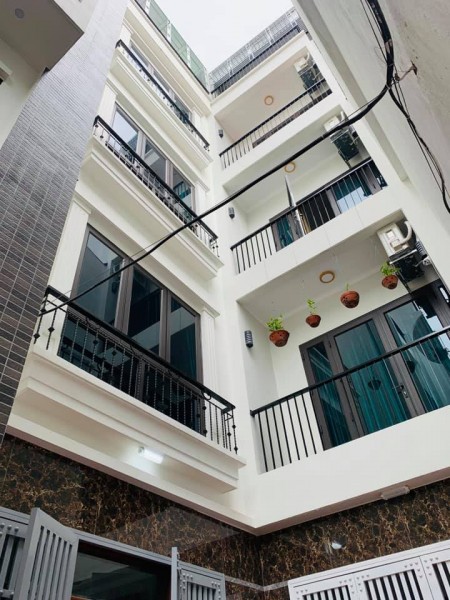 Đào Tấn, Bà Đình, 40m2, 5 tầng, hướng Đông Nam, view Lotte, 4 tỷ, dân trí cao, an ninh tốt