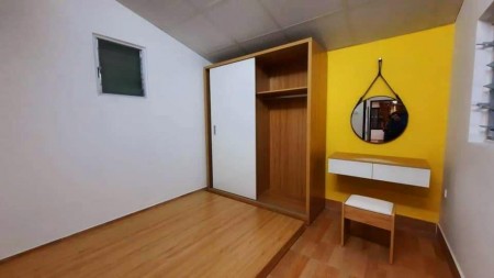 Siêu Hiếm bán nhà tập thể Bưu Điện Phố Nguyễn Công Hoan, Ba Đình 25m, Ô tô đỗ, giá 950 triệu (0374071037)