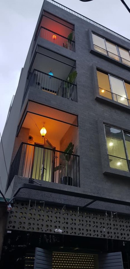 Bán nhà siêu hiếm phố Lạc Long Quân, Tây Hồ. DT khủng 150m2, MT 9M, ô tô tránh giá 25 tỷ 0968990560