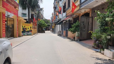 Trước nhà 3 ô tô tránh nhau ngõ thông khu 7.2 HA 28m2 chỉ 3.15 tỷ