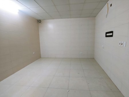 2.2 tỷ có ngay nhà 30m2, nguyên căn đẹp đường Bạch Mai, diện tích rộng, sổ hồng chính chủ