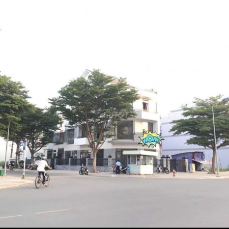Cho thuê nhà GÓC NGÃ TƯ SIÊU ĐẸP, 1 trệt 1 lầu, Phường Phước Long B, Q9