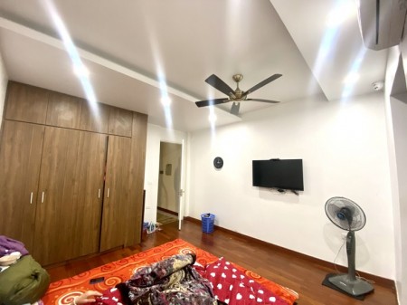 Bán nhà phố Nguyễn Văn Cừ, ngõ thông, diện tích sử dụng 44m2 giá 3.7 tỷ