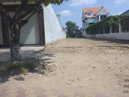 Cần bán đất mặt tiền đường quốc lộ 13 ngay thị xã Bình Long tỉnh Bình Phước