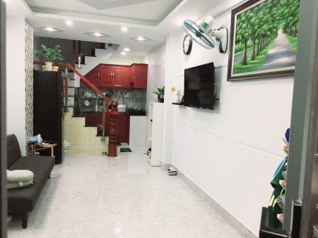 Bán nhà riêng vào ở liền Hoàng Văn Thụ Phú Nhuận- 2 lầu - gần mặt tiền