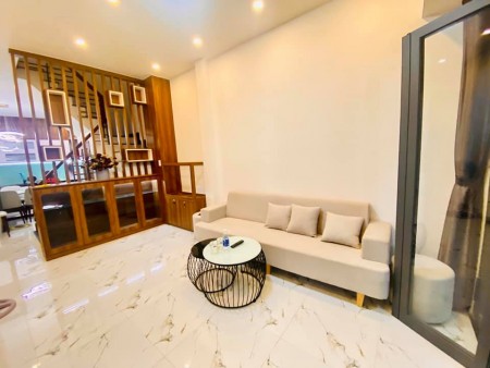 Xe hơi đậu cửa Hòa Hảo Quận 10 dt 54m2 5PN Đầy đủ nội thất Giá 9 tỷ