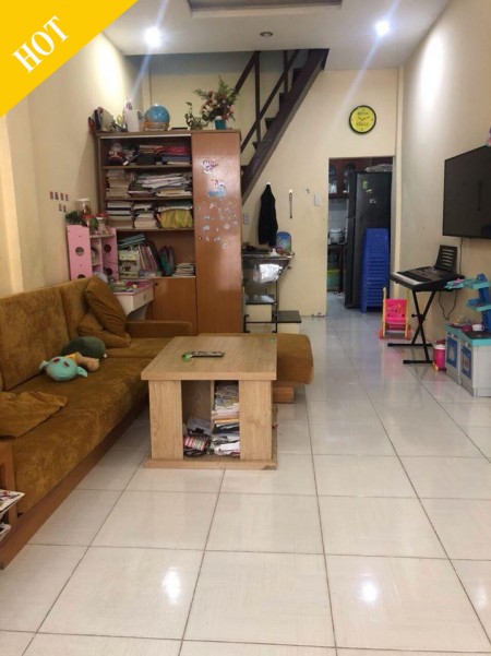 Bán nhà Quận 10, 3,5 *13m2, giá 4,5 tỷ, đường Hoà Hưng, 4 tầng đúc bê tông cốt thép