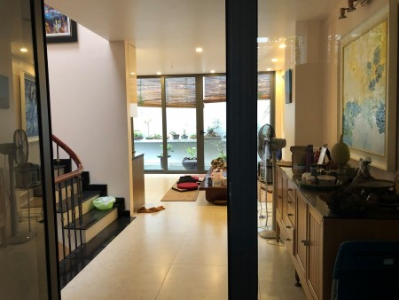 Nhà đẹp Hà Đông, dt 40m2, 4 tầng đúc, dân trí cao, nhỉnh 3,2 tỷ, khách về ở luôn lh 0989436616