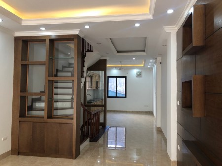 Chính Chủ Bán Nhà Đường Cầu Giấy, Cầu Giấy, 55m2x5T, MT 4m, Ô Tô, giá 8.9 Tỷ