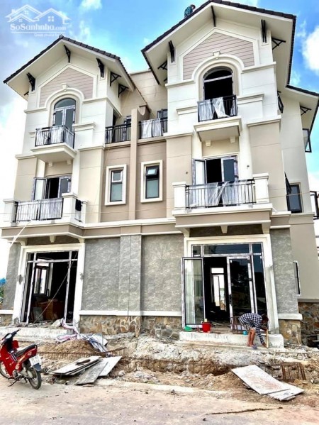 Bán căn biệt thự song lập 135m2 giá 5.3 tỷ