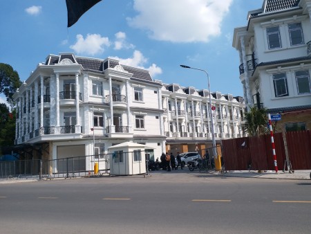 Bán nhà phố Nguyễn Thị Khắp trung tâm thành phố Dĩ An, giá từ 5.1 tỷ, KHCC