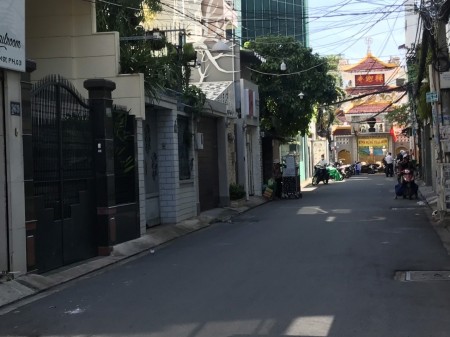 Cho thuê nhà nguyên căn Lê Văn Sỹ Quận 3 5x20m trệt 2 lầu sân thượng HXT có sân trước nhà để xe thoải mái