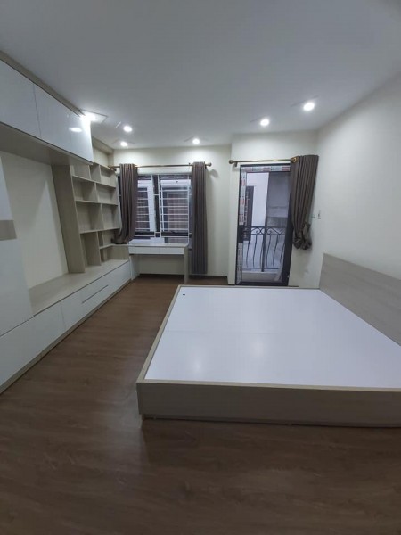 Bán nhà ngõ 154 Ngọc Lâm hiếm nhất phân khúc,21m x 3T, MT4m, KD, ô tô đỗ chỉ hơn 2 tỷ