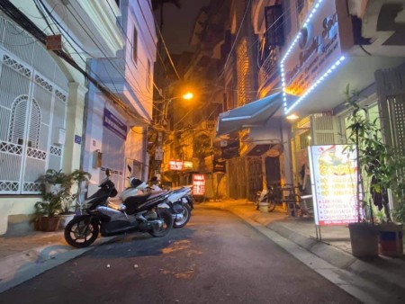 Bán nhà khu phân lô phố Võ Văn Dũng, Hoàng Cầu, Đông Đa, 120m2, 4 tầng, mt 4m, ô to đỗ cửa, giá 7.5 tỷ, lh 0904547386 (Miễn Trung Gian)