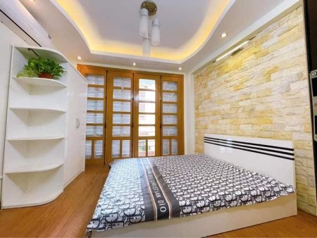 Vị trí Vip Quận Cầu Giấy DT 65m2 x 6T, nhà đẹp ở luôn. Giá 13,5 tỷ