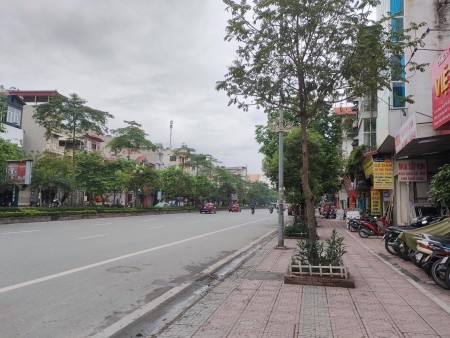 Hàng cực hiếm mùa Covid mặt phố Ngô Gia Tự, dt 52m2, giá 13 tỷ