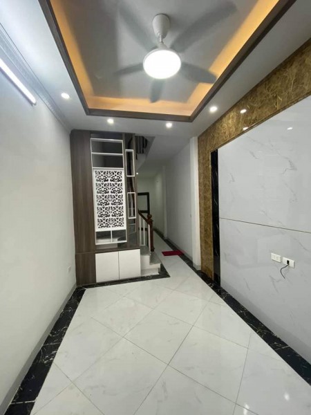 Siêu Phẩm Thanh Xuân 35m/5 tầng ô tô gần nhà chỉ 2.75 tỷ.