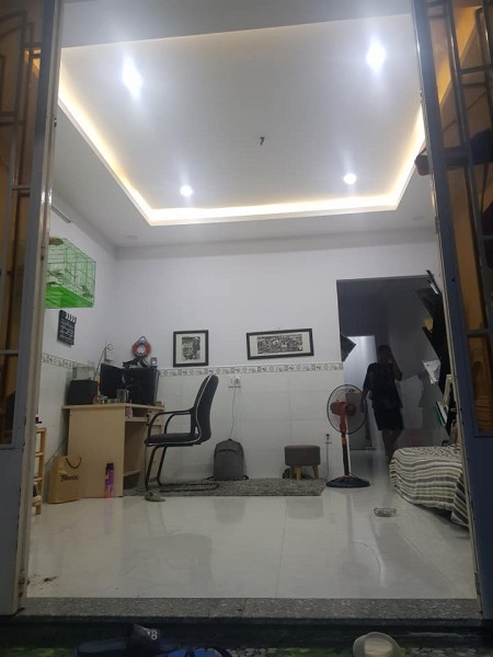 Nhà nằm ngay vòng xoay Nguyễn Kiệm, Phạm Văn Đồng, phường 3, Quận Gò Vấp, dt 58m2, Giá 4.95 tỷ