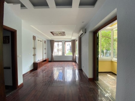 Bán biệt thự khu 1.3 ha phường Quảng An, vị trí đắt giá nhất Tây Hồ