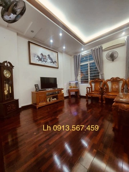 Nhà 5 tầng phân lô vỉa hè ô tô tránh khu Vip Giá 8.8 tỷ