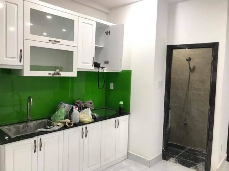 Bán chia tài sản nhà Quận 10, ngang 5.6 x 9m, 48m2, chỉ 4.3 Tỷ