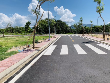 Đất nền gần bến du thuyền đầm Thủy Triều, Cam lâm. Giá tốt nhất thị trường
