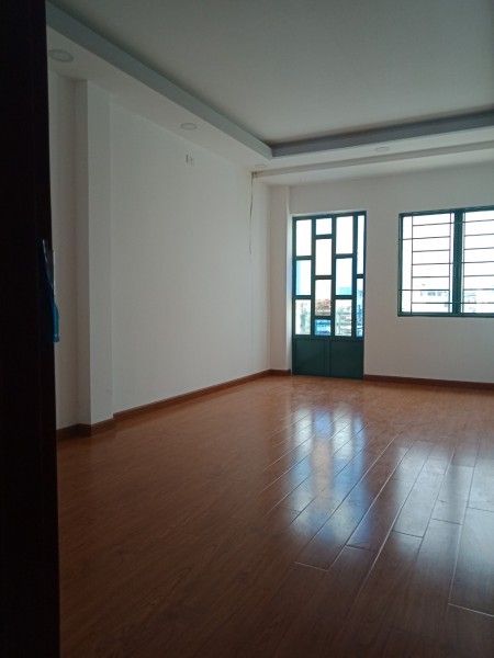PHÒNG BAN CÔNG THOÁNG MÁT GẦN LÊ ĐẠI HÀNH