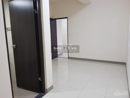 Tìm bạn nữ ở ghép, ưu tiên đi làm, phòng trong chung cư Sky 9, đủ đồ dùng, vào ở ngay, giá 2 triệu/tháng