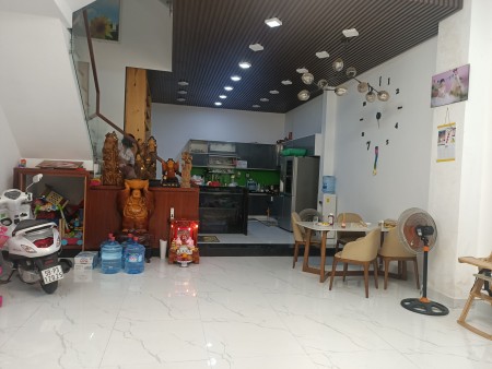 Bán Nhà Quận 10 đường Ba Tháng Hai dt 6.3x15m 4 tầng gần nhà hát Hòa Bình Giá 16.3 Tỷ lh 088.688.0910