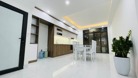 Vũ Tông Phan đẳng cấp thượng lưu, 2 mặt thoáng, gara ô tô 7 tầng, thang máy, có nội thất xịn, giá. 9.5 tỷ