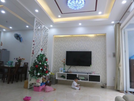 Bán nhà 5x15 cuối đường Phan Văn Hớn Sổ riêng 380 triệu nhận nhà ở