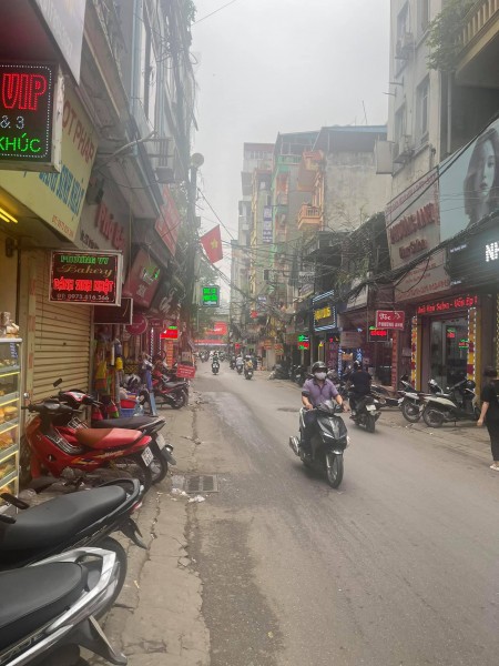 Bán đất tặng nhà, mặt phố triều khúc giá chỉ 6,3 tỷ.