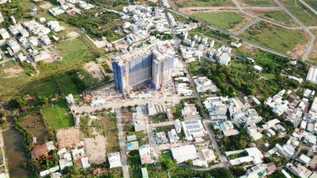 Shophouse đẹp nhất dự án Ricca Quận 9. Căn mặt tiền, thông ra hồ bơi. Gía mềm chỉ 44 triệu/m2