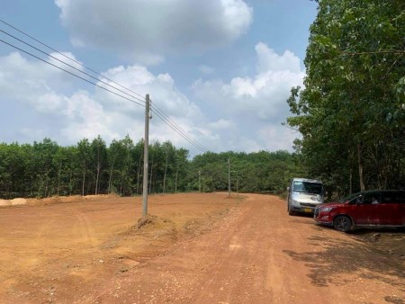 Cần ra đi miếng đất 1000m2/380tr ở Đồng Phú gần kcn