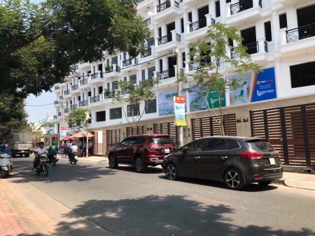 Bán nhà thới an nhà phố 1 trệt 4 lầu diện tích 80m2 đường 12m Q12